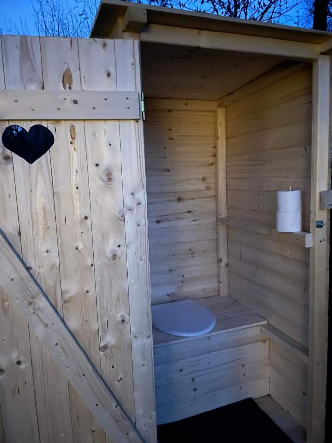 Chateau Moravany - Apartmany, Teepee A Wellness Ronow an der Doubrava Buitenkant foto