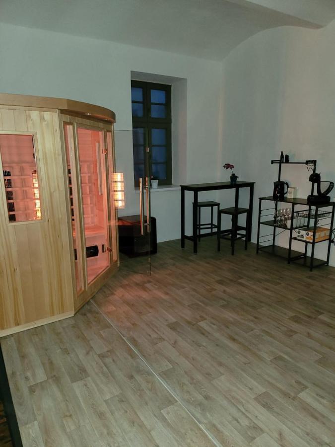 Chateau Moravany - Apartmany, Teepee A Wellness Ronow an der Doubrava Buitenkant foto