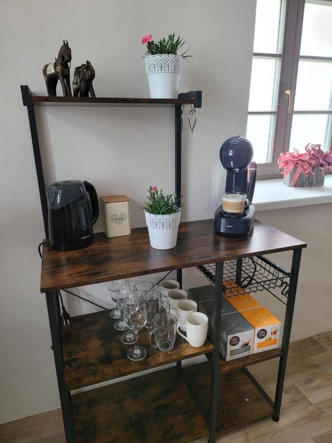 Chateau Moravany - Apartmany, Teepee A Wellness Ronow an der Doubrava Buitenkant foto